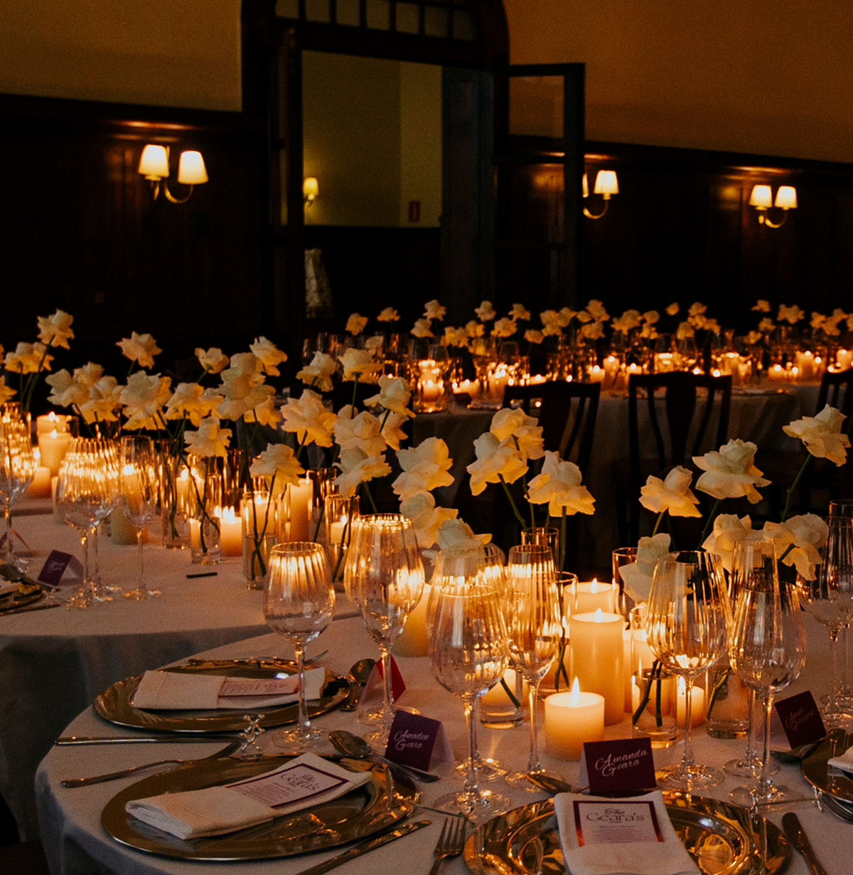 Velas decorativas artesanais acesas